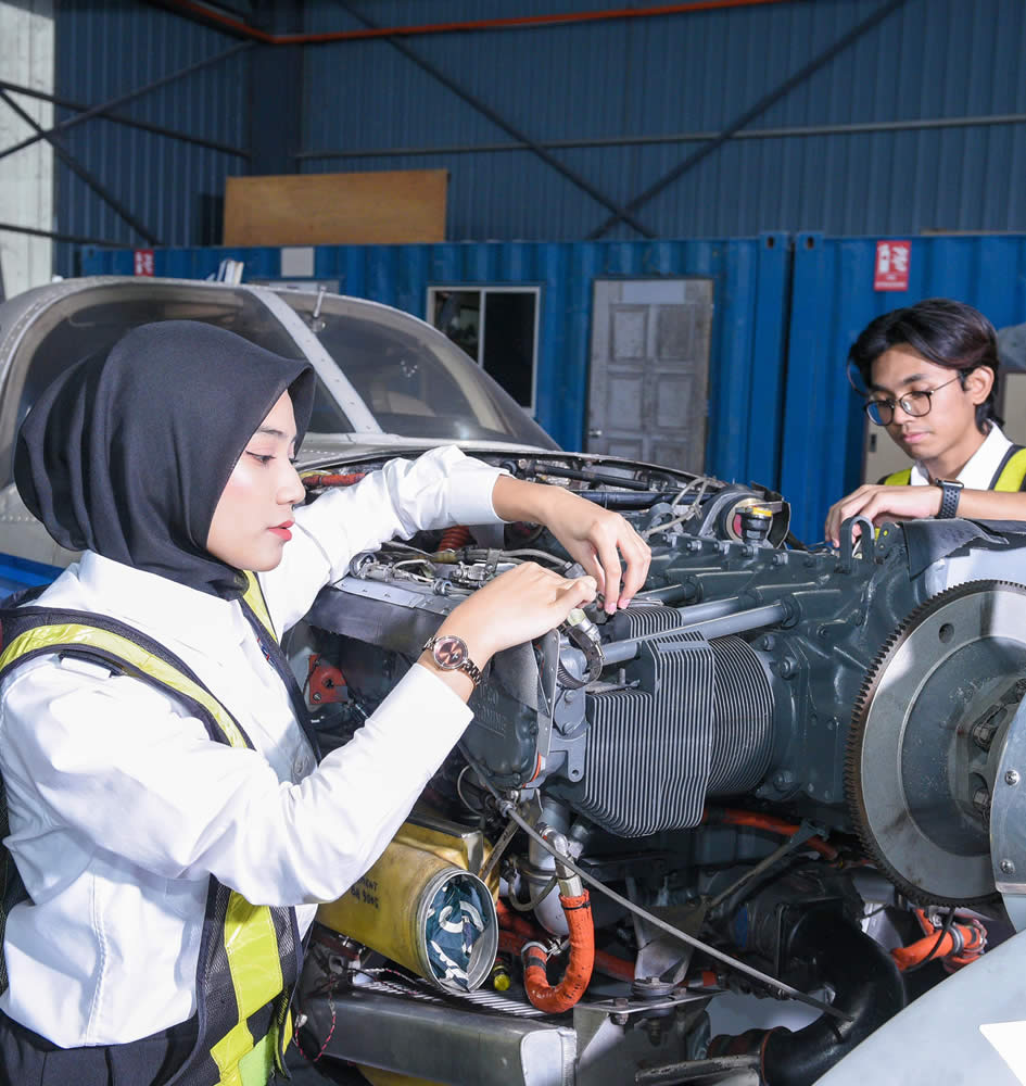 Diploma in Aircraft Maintenance Technology