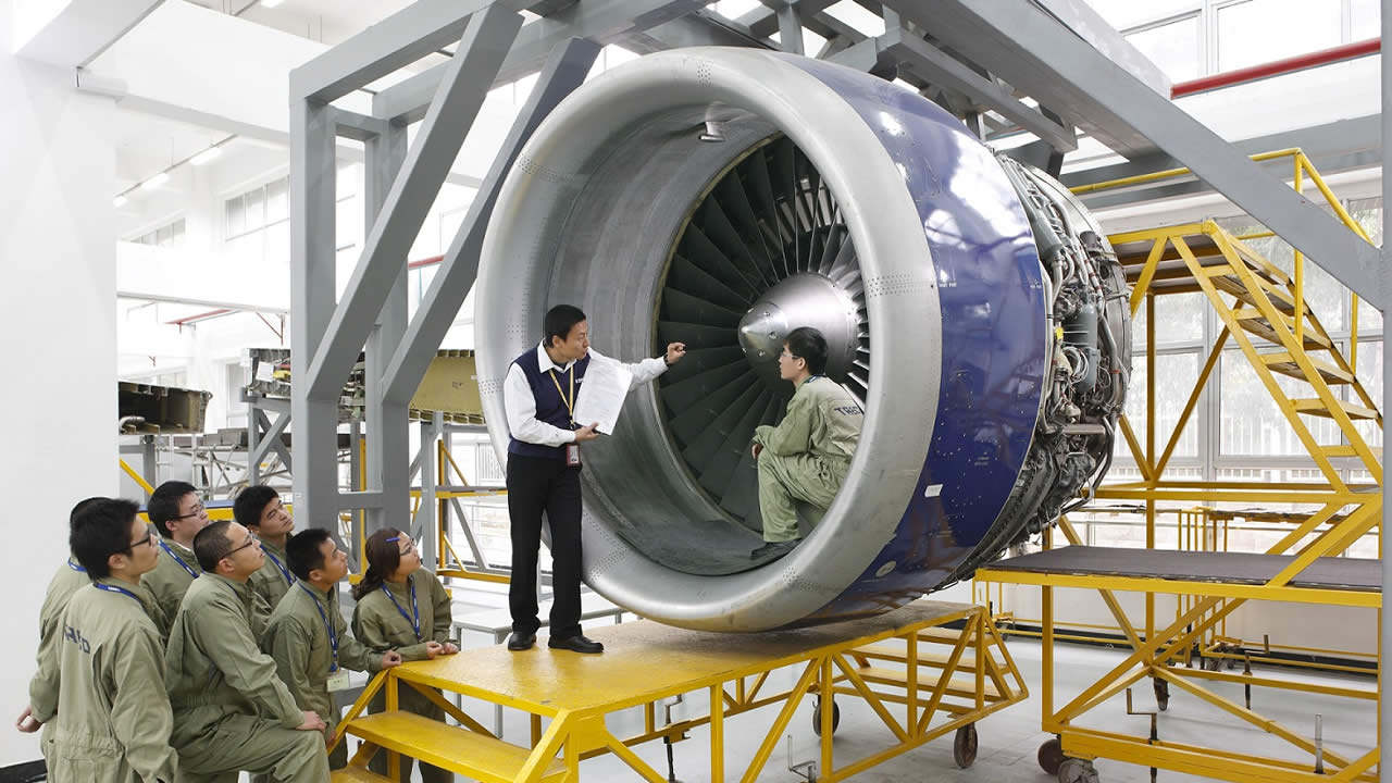 aircraft engineer